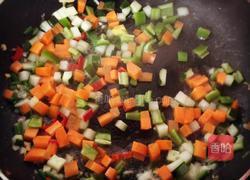 菠萝蛋炒饭的做法图解3