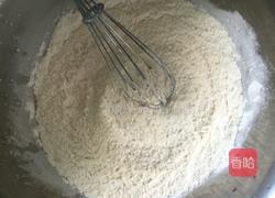 香肠卷的做法图解1