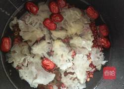 三红桂圆银耳粥的做法图解2