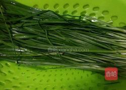 猪肉韭菜馅饺子的做法图解1