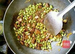 肉丁爆炒毛豆的做法图解8