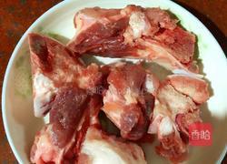 红豆薏米骨头汤的做法图解3