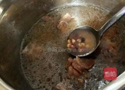 红豆薏米骨头汤的做法图解7