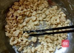 疙瘩汤的做法图解1