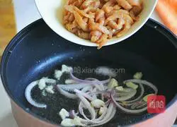 Illustration of making braised beans and noodles 5