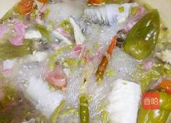 酸菜粉丝桂鱼块的做法图解4