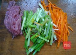 肉丝炒粉条的做法图解2