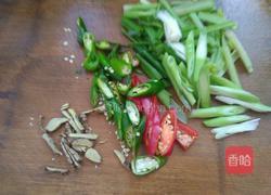 爆炒猪舌根的做法图解2