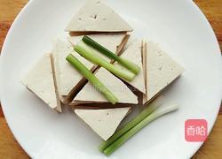 茄汁豆腐的做法图解1