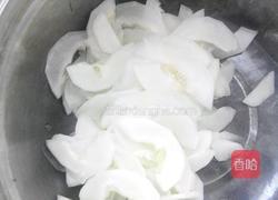 虾丸海米粉丝黄瓜汤的做法图解2