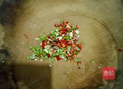 皮蛋豆腐的做法图解2