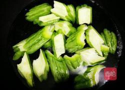 苦瓜烧排骨的做法图解3