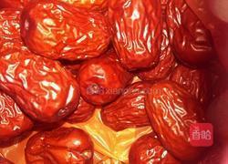 核桃炖红枣的做法图解2