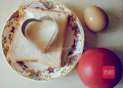 土司煎蛋的做法图解1