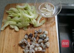 西芹百合虾仁的做法图解2