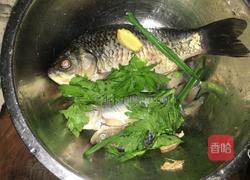 川味家常鲫鱼的做法图解1