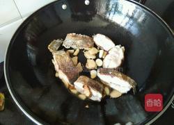 胖头鱼尾汤的做法图解5