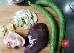 丝瓜瘦肉猪干汤的做法图解1