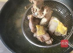 红枣枸杞煲鸡汤的做法图解5