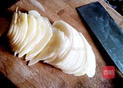 炸土豆片的做法图解1