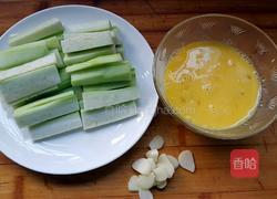 鸡蛋炒丝瓜条的做法图解3