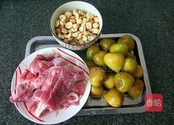 无花果猪筒骨汤的做法图解1