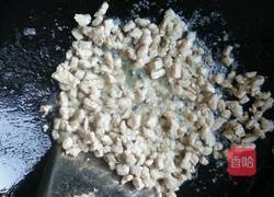 酱香肉粒青豆的做法图解2