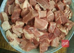 牛腩土豆的做法图解1