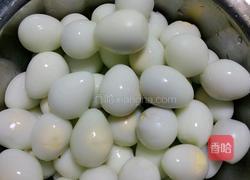 丝瓜虎皮鹌鹑蛋的做法图解1