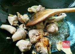 茶树菇焖鸡的做法图解5