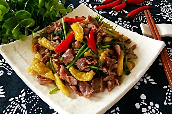 野山椒炒鸡胗