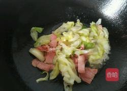 培根蔬菜炒饭的做法图解3