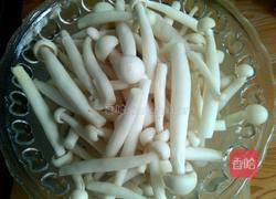 彩椒耗油海鲜菇的做法图解1