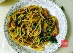 香肠炒面的做法图解5