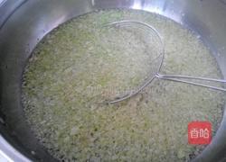 猪肉圆白菜馅饺子的做法图解5