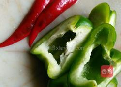 双椒炒牛肉的做法图解1