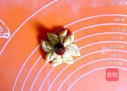 Illustration of how to make milk-flavored steamed buns 11