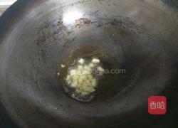 西兰花炒香肠的做法图解4