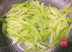 西芹炒肉丝的做法图解7