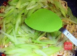 西芹炒肉丝的做法图解12