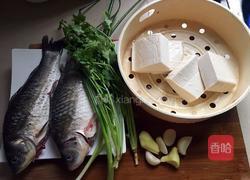 鲫鱼白玉汤的做法图解1