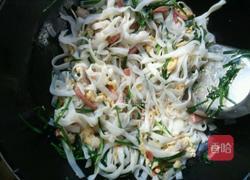 韭香炒河粉的做法图解5