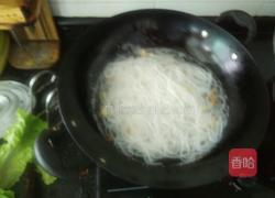 卤水猪耳汤粉的做法图解3