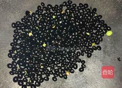 黑豆黑鱼汤的做法图解2