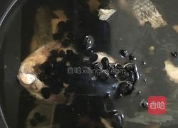 黑豆黑鱼汤的做法图解4