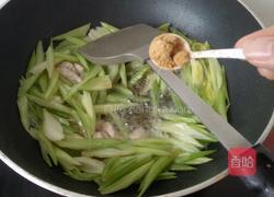 芹菜炒肉的做法图解4