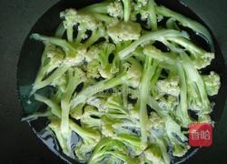 菜花炒肉的做法图解4