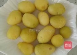 酸甜五香小土豆的做法图解2