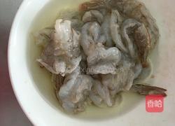 火龙果炒虾仁的做法图解2