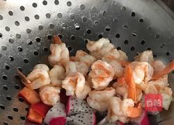 火龙果炒虾仁的做法图解5